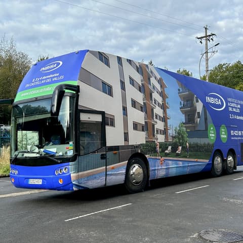 autobús turístico vinilado